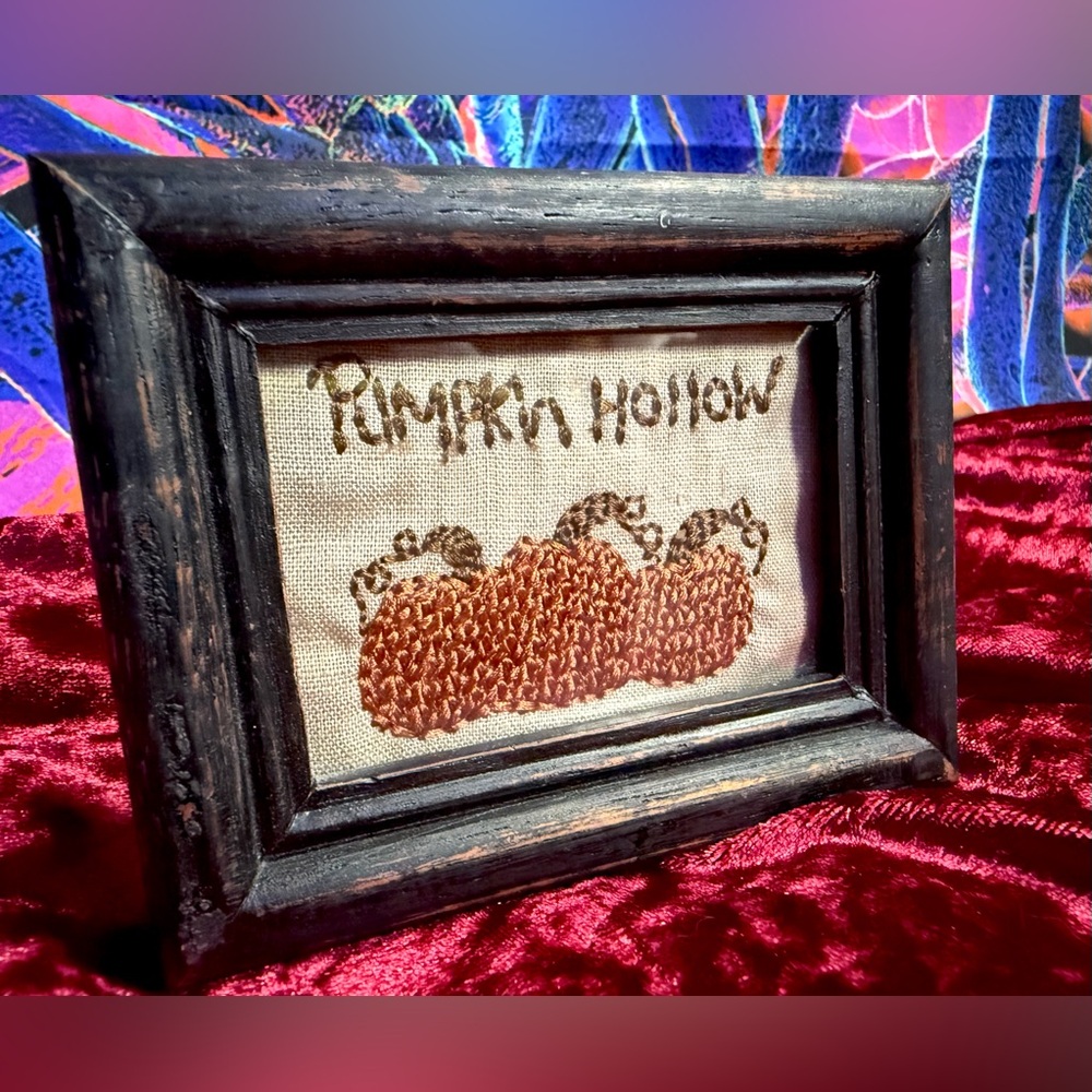 Vintage Halloween Framed Cross Stitch Embroidery Pumpkin Hollow🎃🍂🍁 - Picture 3 of 10